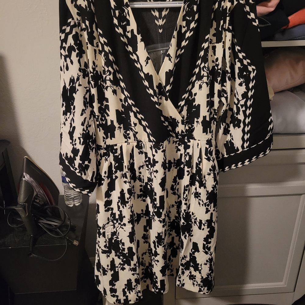 CAbi Black and White X Factor Dress. Knee Length. XS. NWOT.
